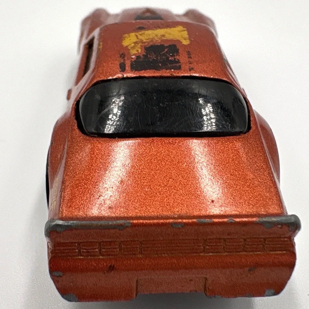 Hot Wheels Camaro Z28 1:64 Orange Racing Vetuskey Auto Body Muscle Car 1982 Base